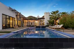 Resort retreat w/heated pool & hot tub