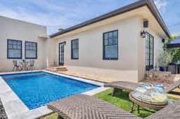 Luxury estate w/ heated pool & badminton court