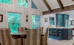 Luxury cabin w/chef kitchen & 2 living rooms
