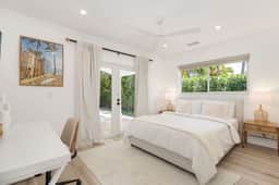 Stylish retreat w/pool, bbq & concierge service