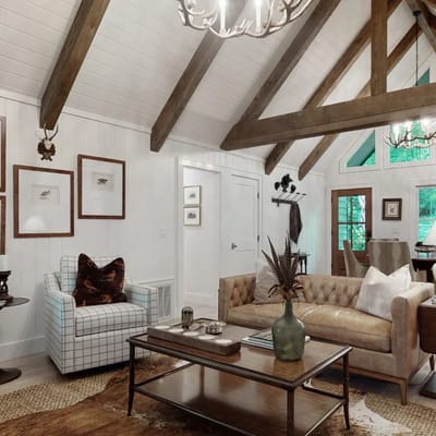 Luxury cabin w/chef kitchen & 2 living rooms