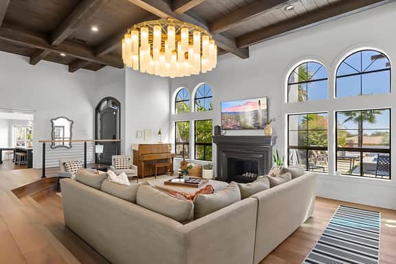 Resort retreat w/heated pool & hot tub