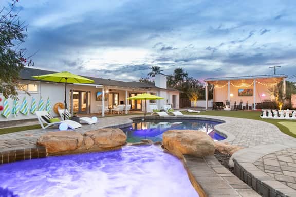 Villa w/heated pool, spa & putt‑putt