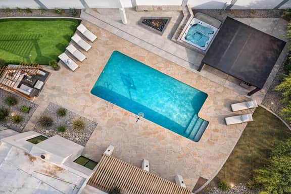Modern estate w/heated pool & outdoor kitchen